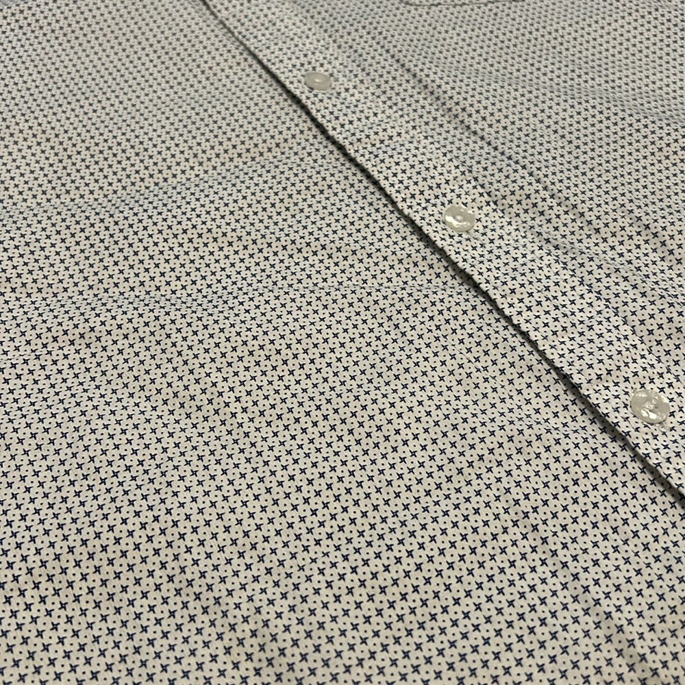 Button up - Picture 3 of 3